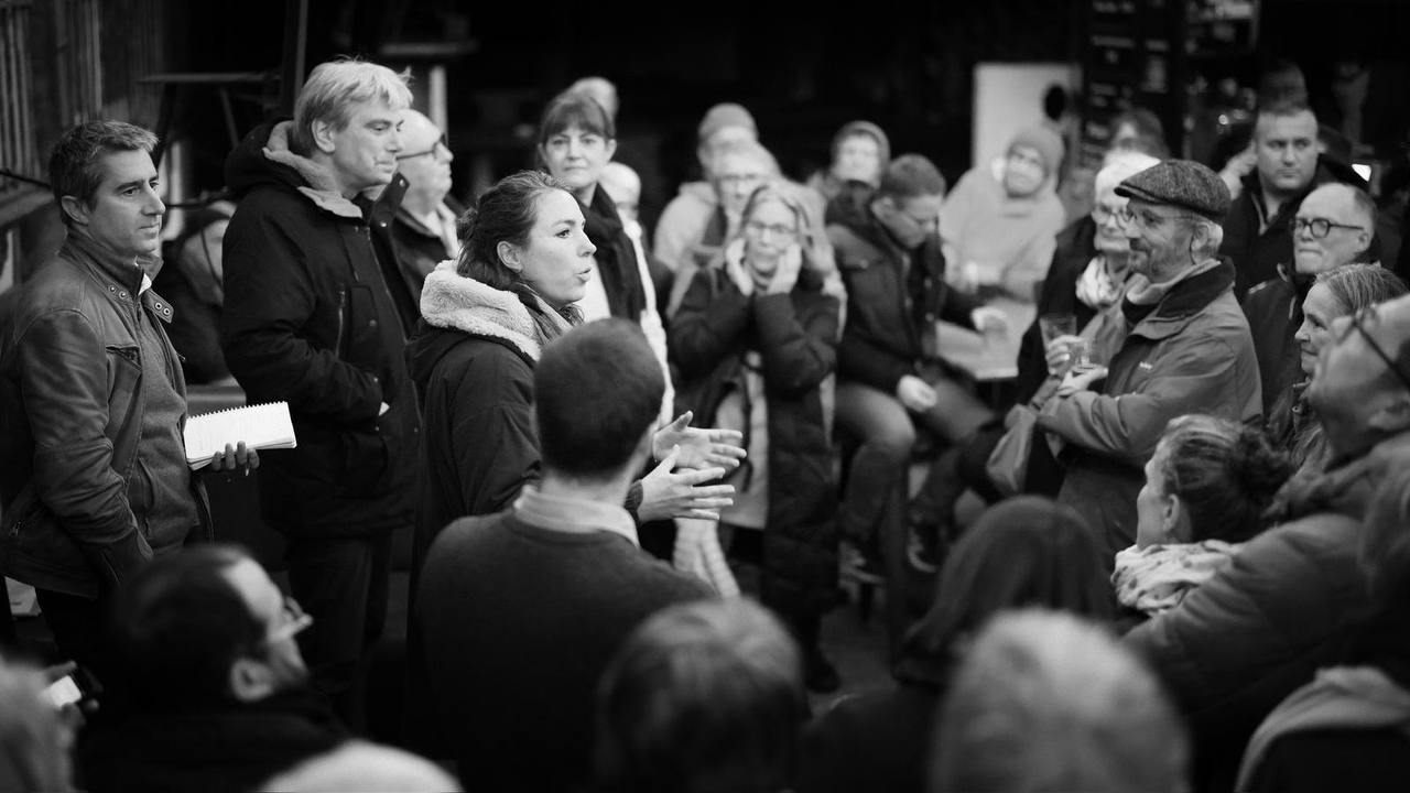 François Ruffin, Sébastien Jumelai, Agnès Bourgeais (Maire de Rezé) et Julie Laernoes à Laloko le 7 janvier 2025